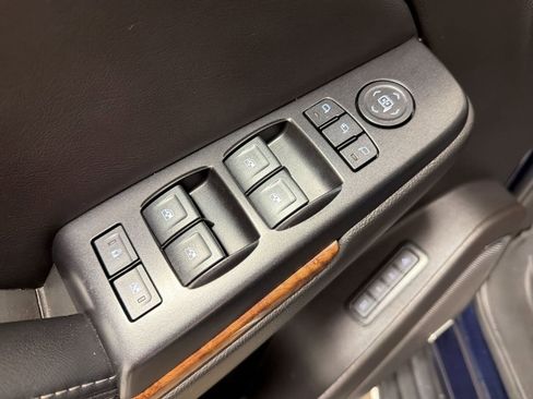 Used 2018 Chevrolet Tahoe Premier AWD/4WD image 20
