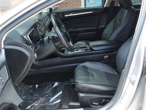 Used 2020 Ford Fusion Titanium AWD/4WD image 14