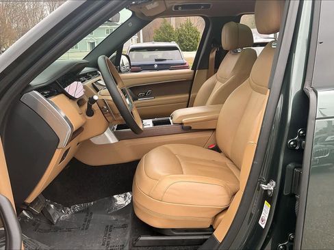 Used 2025 Land Rover Range Rover SE image 7