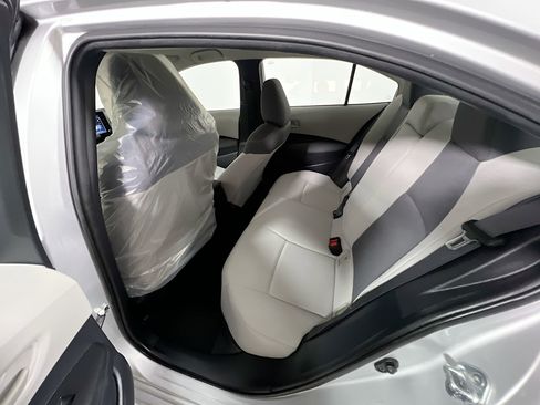 Used 2022 Toyota Corolla LE image 29