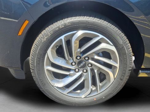 New 2026 Lincoln Navigator Reserve AWD/4WD image 16