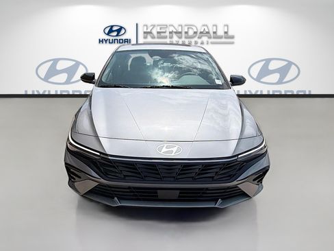 Used 2026 Hyundai Elantra SEL Sport FWD image 2