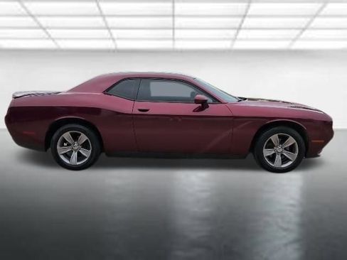 Used 2019 Dodge Challenger SXT RWD image 27