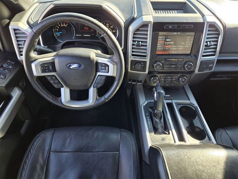 Used 2015 Ford F150 Lariat image 26