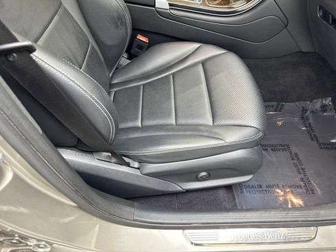 Used 2022 Mercedes-Benz GLC 300 4MATIC image 42