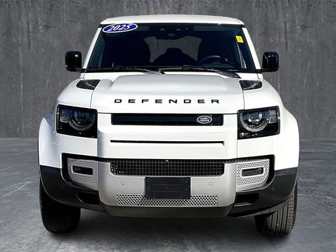 Used 2025 Land Rover Defender 110 S image 2