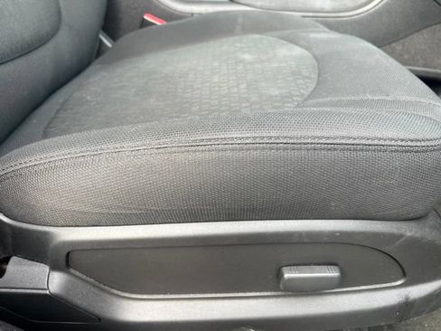 Used 2012 GMC Acadia SLE FWD image 12