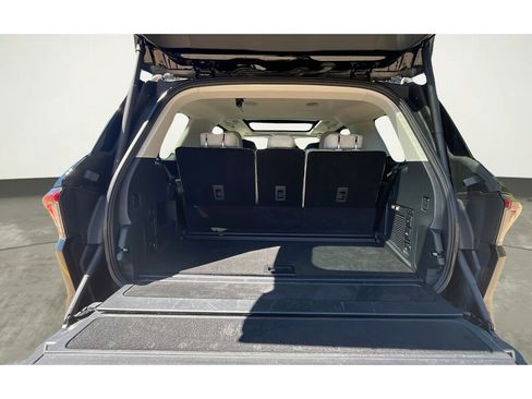 Used 2025 Lincoln Navigator Reserve image 19