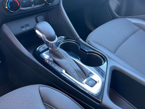 Used 2025 Buick Encore GX Preferred image 40