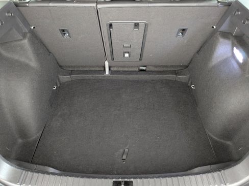 Used 2024 Volkswagen Taos SE image 20