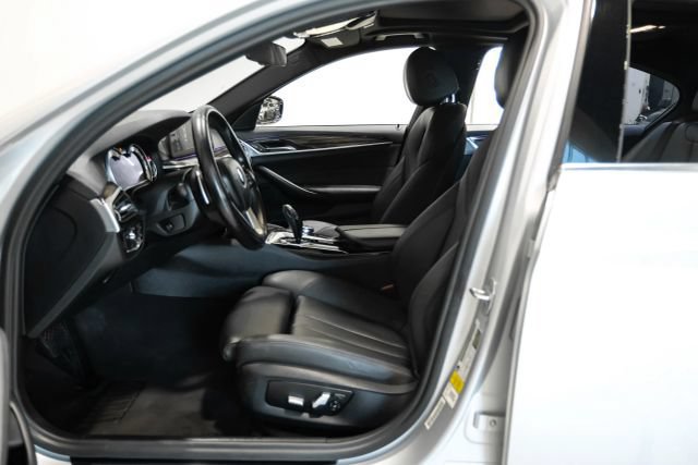 Used 2017 BMW 530i RWD image 5