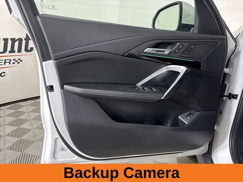 Used 2025 BMW X1 xDrive28i image 9