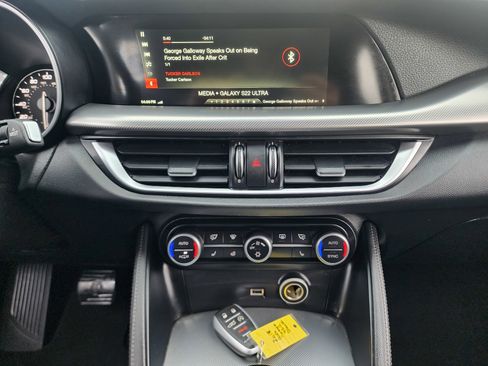 Used 2018 Alfa Romeo Stelvio Ti image 31