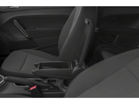 Used 2017 Volkswagen Beetle 1.8T Classic FWD image 9