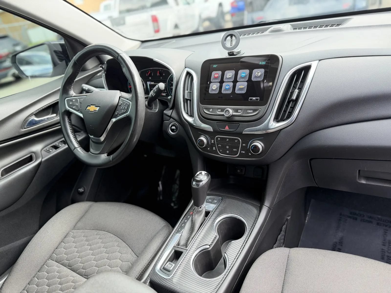 Used 2018 Chevrolet Equinox LT w/ Redline Edition AWD/4WD image 19