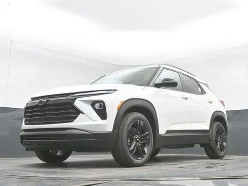 New 2026 Chevrolet TrailBlazer LT w/ Midnight Edition FWD image 42