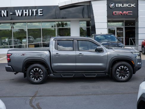 Used 2022 Nissan Frontier Pro-X RWD image 2