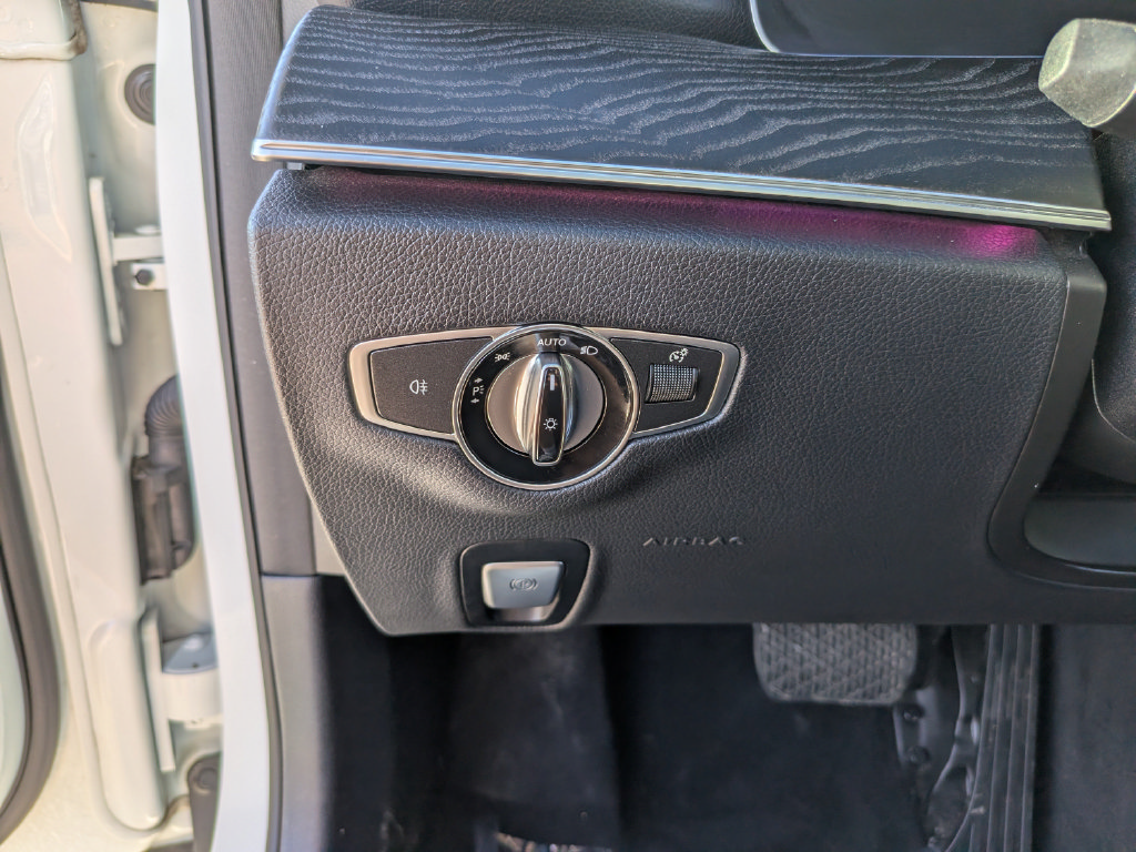 Used 2022 Mercedes-Benz E 350 Sedan w/ Exterior Lighting Package image 23