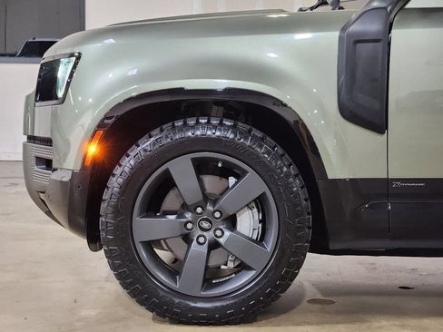 Used 2021 Land Rover Defender 110 X-Dynamic SE AWD/4WD image 5