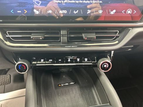 Certified 2025 Chevrolet Equinox EV RS FWD image 16