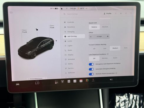 Used 2018 Tesla Model 3 Long Range RWD image 27