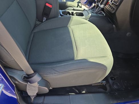 Used 2018 Jeep Wrangler Unlimited Sahara AWD/4WD image 13