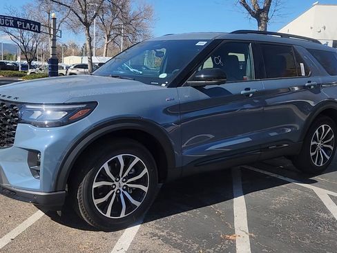 New 2026 Ford Explorer ST-Line image 2