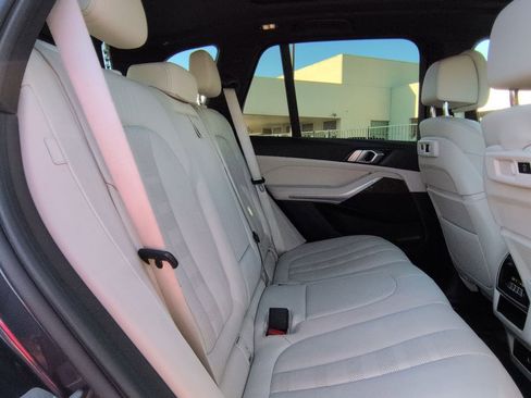 Used 2022 BMW X5 sDrive40i w/ M Sport Package image 25