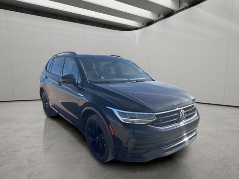 Used 2022 Volkswagen Tiguan SE R-Line image 7