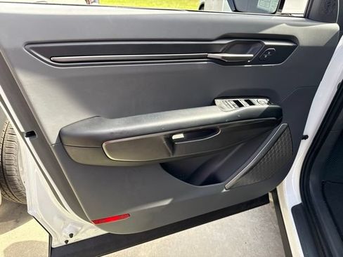 Used 2024 Kia EV9 Light Long Range RWD image 5