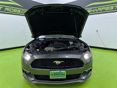 Used 2017 Ford Mustang Coupe RWD image 4