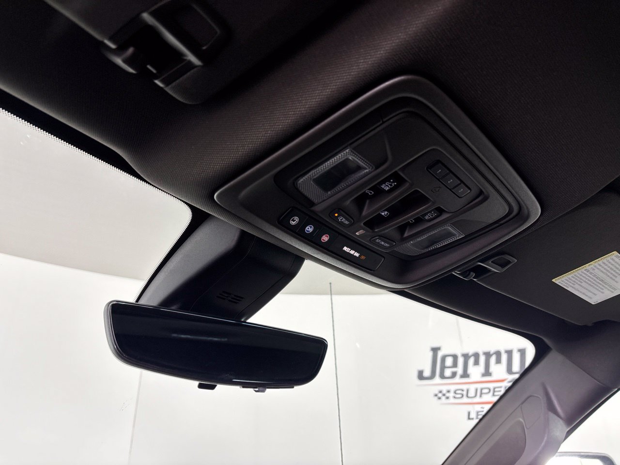 Used 2021 GMC Sierra 1500 Denali w/ Denali Ultimate Package AWD/4WD image 22