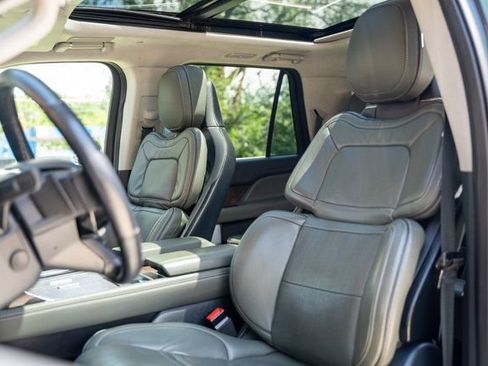 Used 2024 Lincoln Navigator L Black Label AWD/4WD image 17