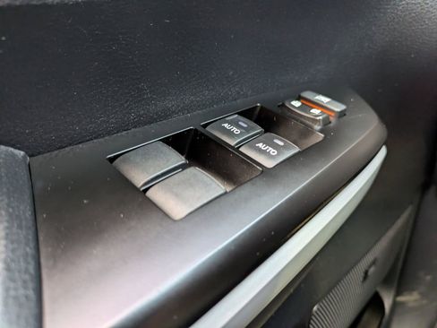 Used 2018 Toyota Tundra Platinum image 25