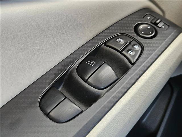 Used 2025 Nissan Altima 2.5 SV FWD image 22