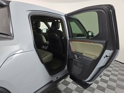Used 2023 Rivian R1T Adventure AWD/4WD image 19