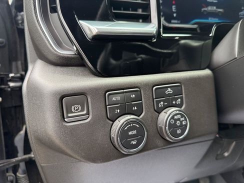 Used 2023 Chevrolet Silverado 1500 RST w/ Protection Package AWD/4WD image 18