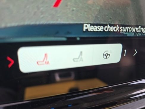 Used 2025 Ford Expedition Active image 24