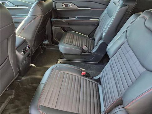 Used 2026 Ford Explorer ST-Line w/ ST-Line Street Pack RWD image 17