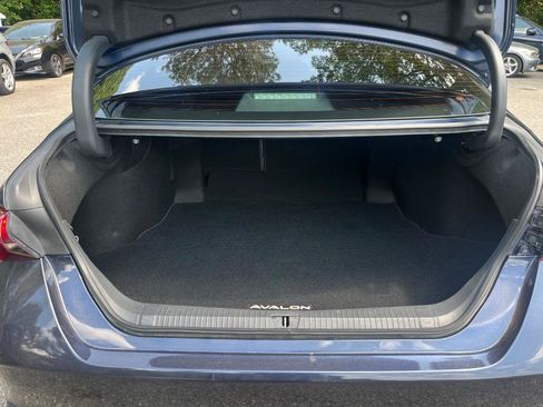 Used 2019 Toyota Avalon XSE w/ Four Season Floor Mat Package FWD image 9