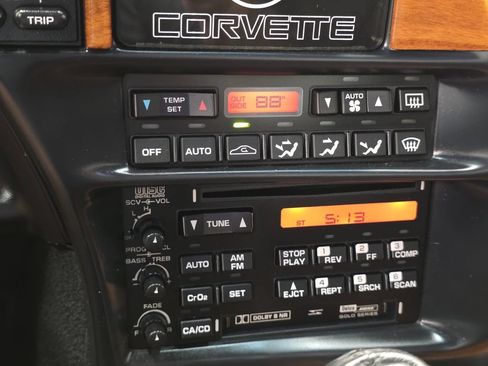 Used 1994 Chevrolet Corvette Coupe RWD image 34