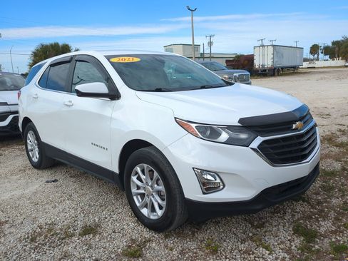 Used 2021 Chevrolet Equinox LT image 2