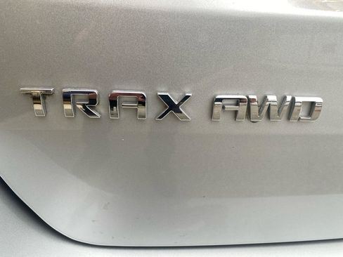 Used 2020 Chevrolet Trax LS image 33