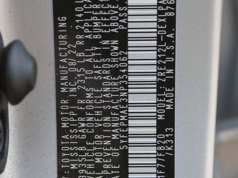 Used 2022 Toyota Corolla LE image 24