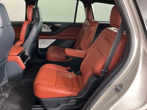 Used 2025 Lincoln Aviator Reserve w/ Equipment Group 201A image 31