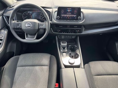 Used 2025 Nissan Rogue SV AWD/4WD image 12