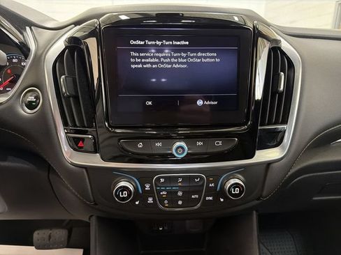 Used 2020 Chevrolet Traverse LT FWD image 18