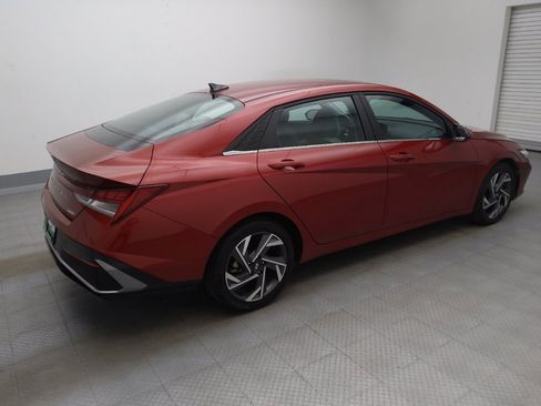 Used 2025 Hyundai Elantra Limited FWD image 10