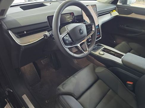 New 2025 Volvo EX90 Plus w/ Protection Package Premier image 5