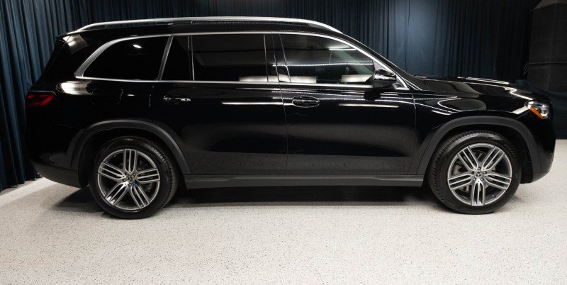Certified 2026 Mercedes-Benz GLS 450 4MATIC image 4